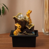 Фонтан "Зайчики на брёвнышках" 22х16 см (с подсветкой) Фонтан "Зайчики на брёвнышках" 22х16 см (с подсветкой)