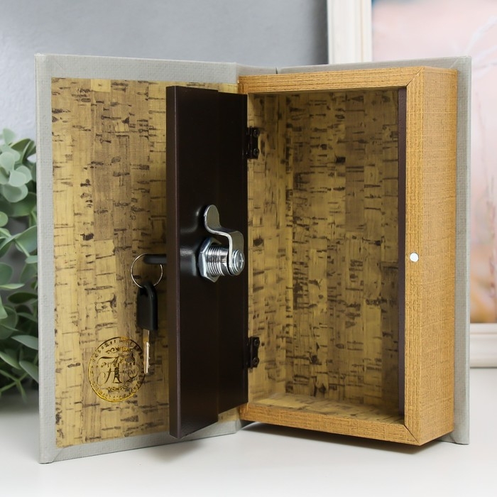 Сейф-книга дерево кожзам Сейф-книга дерево кожзам "Компас" 21х13х5 см