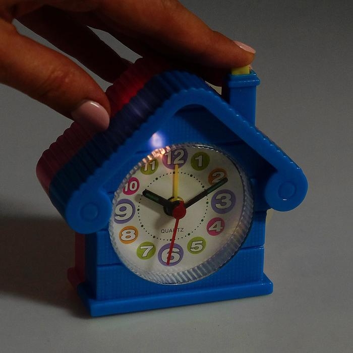 Часы настольные будильник детский с подсветкой Часы настольные будильник детский с подсветкой "Домик", 9 х 8.5 см, микс