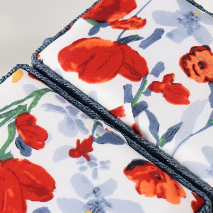 Шкатулка для рукоделия Шкатулка для рукоделия "Летние цветы на белом" 19х26х14,5 см