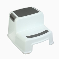 Подставка детская с прорезинеными ступеньками, 36х33х25см, цвет белый/серый Подставка детская с прорезинеными ступеньками, 36х33х25см, цвет белый/серый