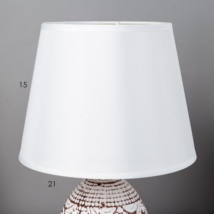 Настольная лампа Настольная лампа "Изабелла" Е14 40Вт бело-шоколадный 20х20х30 см RISALUX