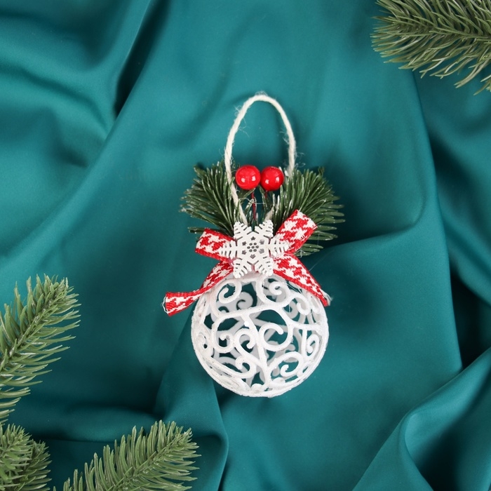 Шар пластик d-6 см "Кружевной " белый