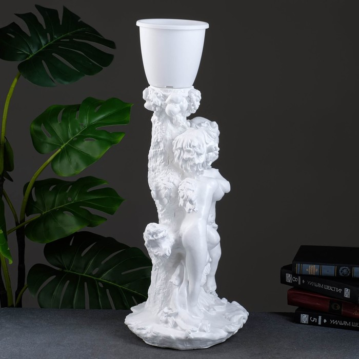 Фигурное кашпо "Пара ангелов" белые 1,2 л / 32х62х24см