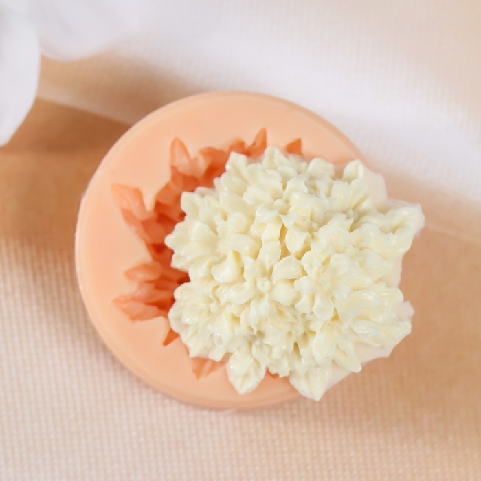 Молд силикон Молд силикон "Сирень" 3,5х3,5 см МИКС