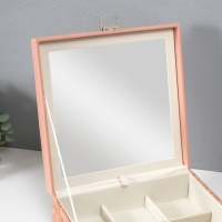 Шкатулка кожзам для украшений "Цветы" тиснение, розовая 25х25х8 см Шкатулка кожзам для украшений "Цветы" тиснение, розовая 25х25х8 см