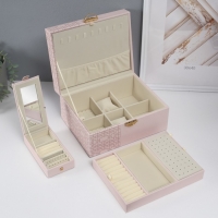 Шкатулка кожзам для украшений сундук"Кулон на сакуре. Узоры" бежевая" 26х20х13 см Шкатулка кожзам для украшений сундук"Кулон на сакуре. Узоры" бежевая" 26х20х13 см