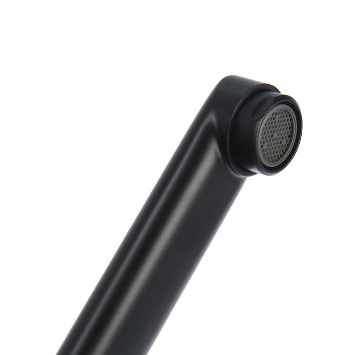 Смеситель для ванны Accoona A7122F, силумин, картридж 35 мм, излив 30 см, черный Смеситель для ванны Accoona A7122F, силумин, картридж 35 мм, излив 30 см, черный