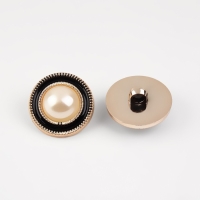 Набор пуговиц на ножке, d = 25 мм, 5 шт, цвет жемчужный/чёрный Набор пуговиц на ножке, d = 25 мм, 5 шт, цвет жемчужный/чёрный