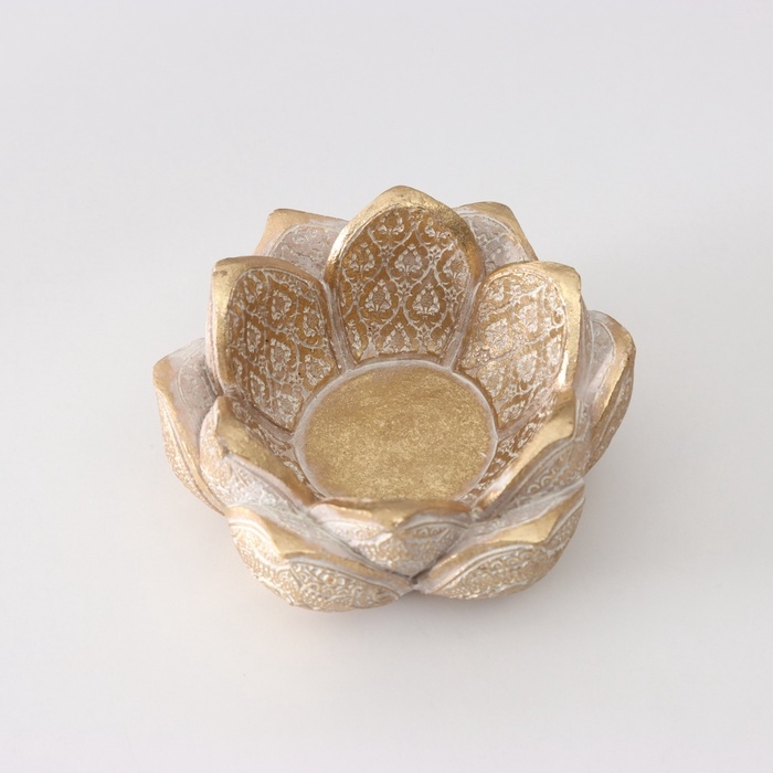 Подсвечник полистоун на 1 свечу Подсвечник полистоун на 1 свечу "Лотос" золото 10,5х12х9 см
