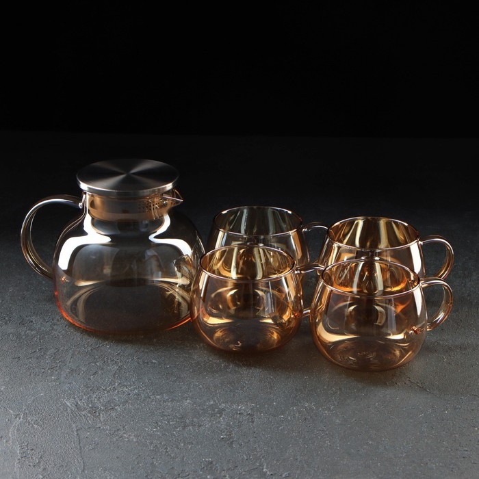 Набор для напитков из стекла Magistro &laquo;Голден&raquo;, 5 предметов: кувшин 1 л, 4 кружки 350 мл, цвет золотой