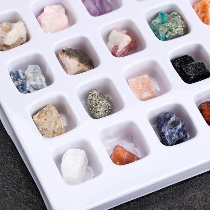 Коллекция минералов, 20 шт, 13х12 см Коллекция минералов, 20 шт, 13х12 см