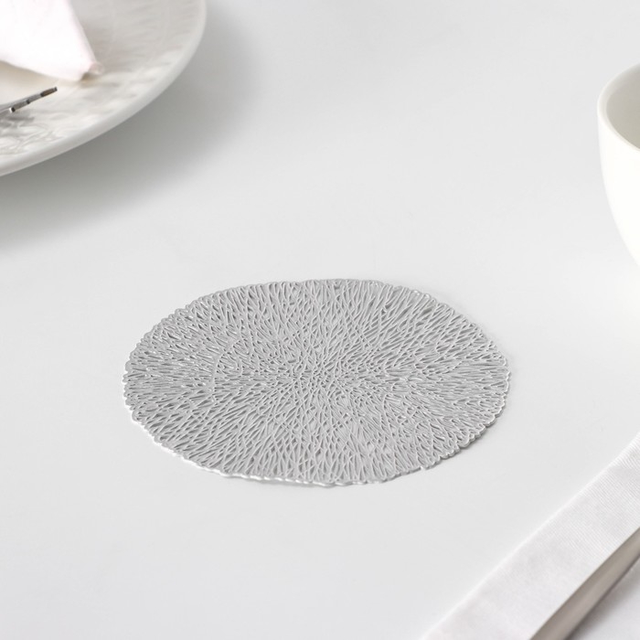 Салфетка - подставка под кружку Доляна &laquo;Листья&raquo;, d=10 см, 4 шт, цвет серебро