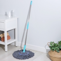 Швабра с отжимом Доляна, насадка из микрофибры &laquo;Чёрная&raquo;, телескопическая окрашенная ручка 120 см, цвет МИКС