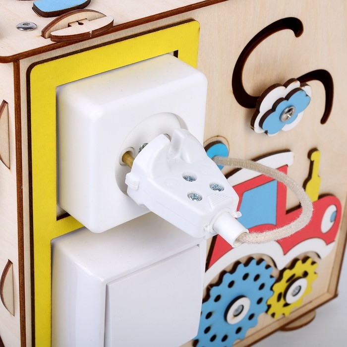 Бизиборд &laquo;Кубик&raquo; 24 &times; 24 &times; 24 см