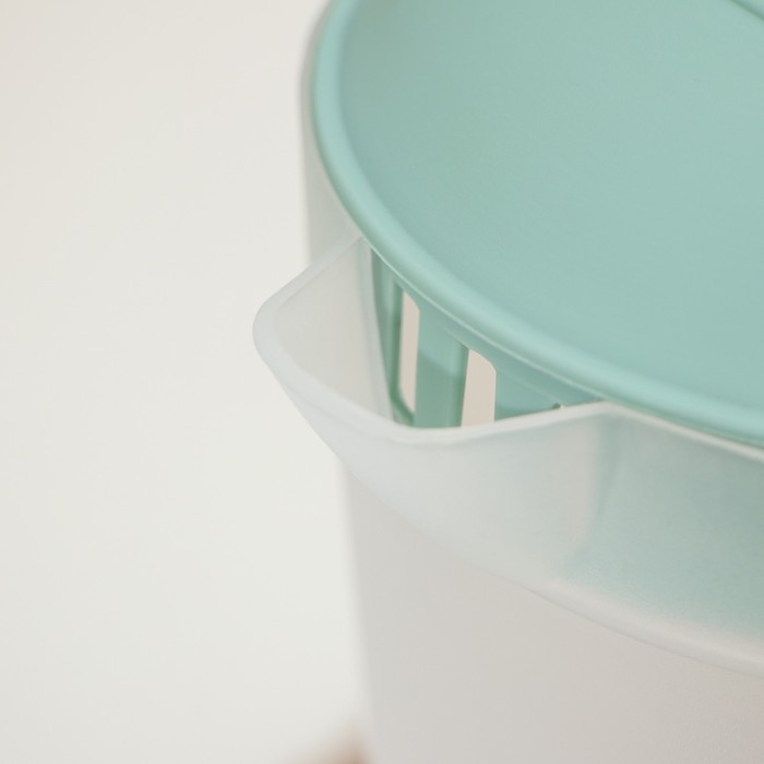 Кувшин с крышкой, 2 л, 20×12×26 см, цвет фисташковый Кувшин с крышкой, 2 л, 20×12×26 см, цвет фисташковый