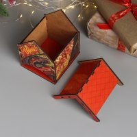 Новогодний чайный домик "Змея. Удачи" 10,5х9,5х12 см Новогодний чайный домик "Змея. Удачи" 10,5х9,5х12 см