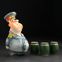 Набор фарфоровый: штоф &laquo;Генерал&raquo;, 0.5 л + 3 рюмки, гильза