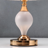 Лампа настольная "Галатея" 1х40Вт Е27 220В белый-золото 20х20х38,5 см.