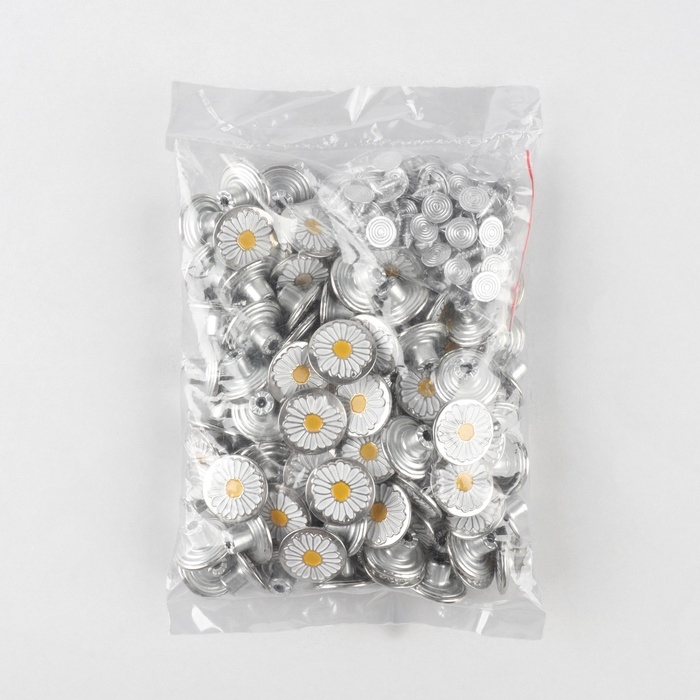 Набор джинсовых пуговиц «Ромашка», 17 мм, 100 шт, цвет серебряный Набор джинсовых пуговиц «Ромашка», 17 мм, 100 шт, цвет серебряный
