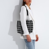 Сумка-тоут на магните, цвет чёрный Сумка-тоут на магните, цвет чёрный