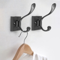 Крючок мебельный CAPPIO ETERNITY, двухрожковый, черный Крючок мебельный CAPPIO ETERNITY, двухрожковый, черный