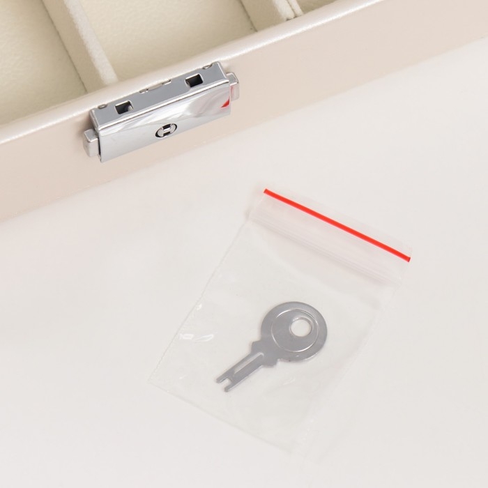 Шкатулка кожзам для украшений "Белая матовая" 6,5х12,6х21 см