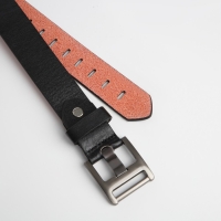 Ремень женский, ширина 3 см, люверсы, пряжка металл, винт, цвет чёрный Ремень женский, ширина 3 см, люверсы, пряжка металл, винт, цвет чёрный