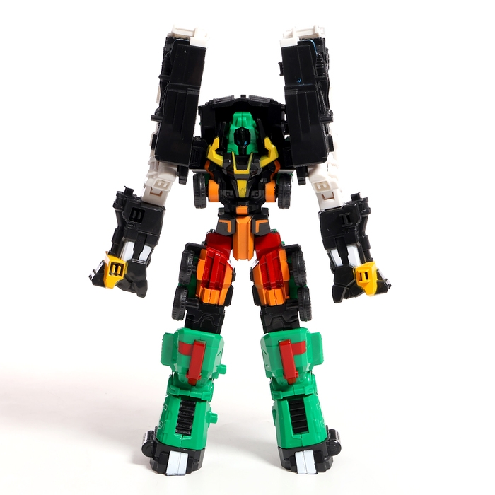 Робот &laquo;Автобот&raquo;, собирается из 2 машин