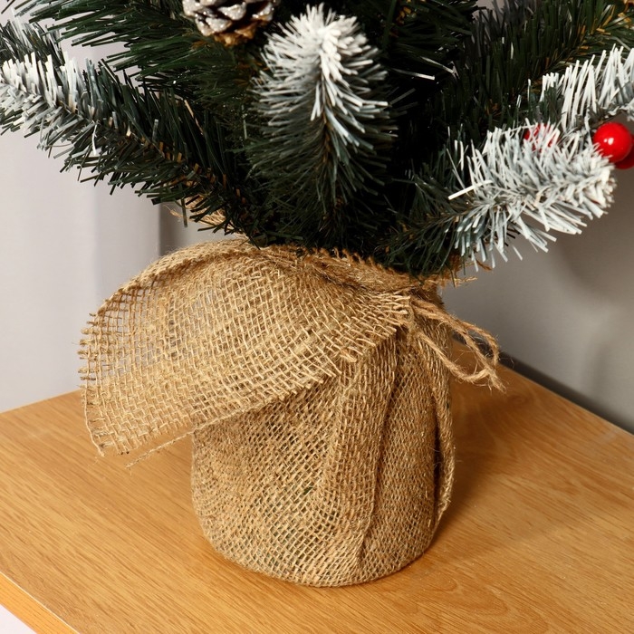 Ёлка искусственная настольная Ёлка искусственная настольная "Принцесса" шишка серебро+ягоды 65 см