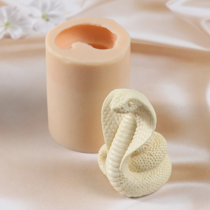 Молд силиконовый "Змея №6" 9х6,5х6,5 см