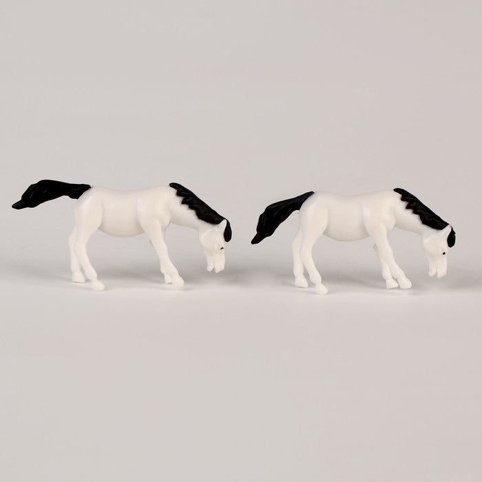 Миниатюра кукольная «Лошадка», набор 2 шт., размер 1 шт. — 4,5 × 2,5 × 1 см, цвет белый Миниатюра кукольная «Лошадка», набор 2 шт., размер 1 шт. — 4,5 × 2,5 × 1 см, цвет белый