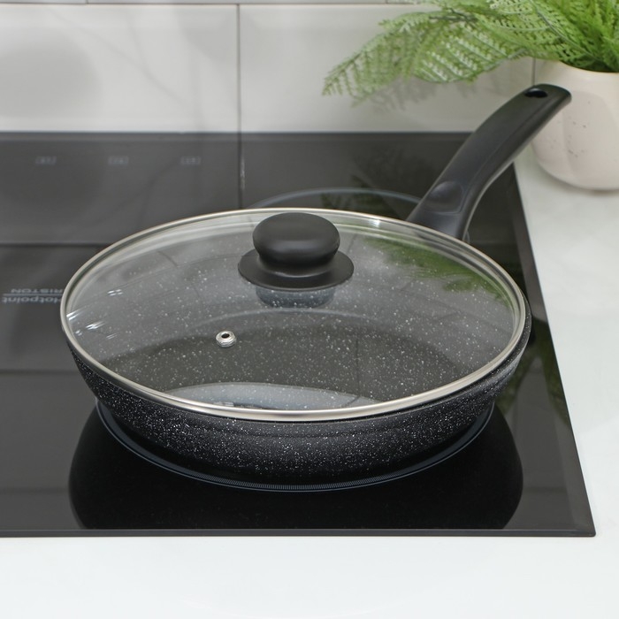 Сковорода Доляна &laquo;Элит&raquo;, d=24 см, литой алюминий, стеклянная крышка, антипригарное покрытие, цвет серый