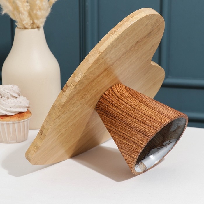 Блюдо для подачи на подставке Доляна &laquo;Сердце&raquo;, 27&times;27 см, бамбук