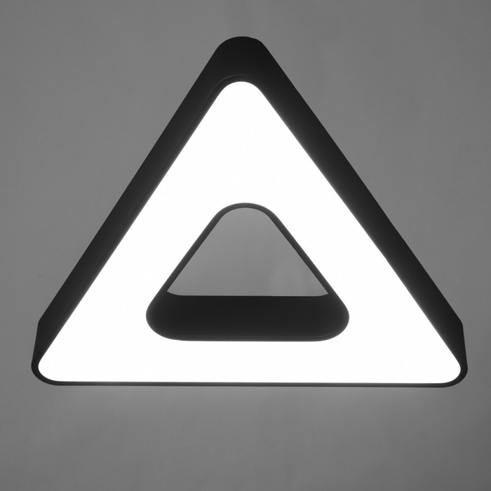 Люстра Люстра "Треугольник" LED 36Вт 4000К черный 60х46х70 см BayerLux