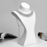 Бюст для украшений 14&times;11&times;23, цвет белый