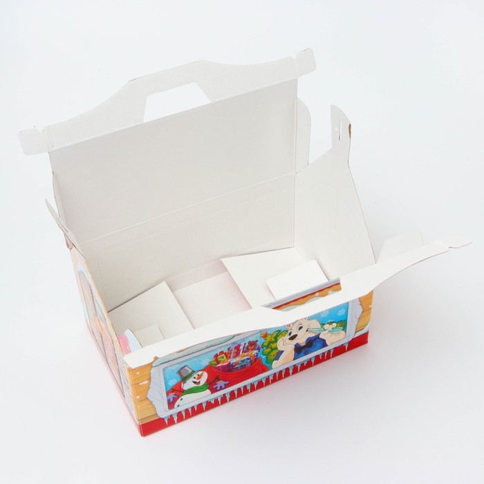 Новый год. Подарочная коробка Новогодняя КОРМУШКА Новый год. Подарочная коробка Новогодняя КОРМУШКА "Деревянная" с анимацией 26,4 х 14 х 18,5 см.