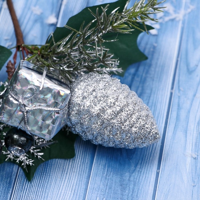 Декор Декор "Зимние грезы" ягоды драгоценные камни шишка, 17 см