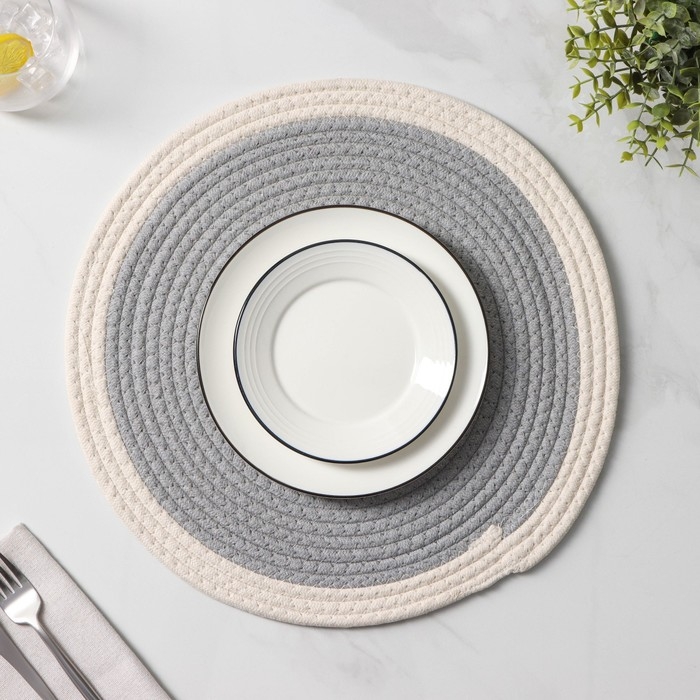 Салфетка сервировочная на стол Доляна &laquo;Мира&raquo;, d=38 см, цвет серый, рисунок МИКС