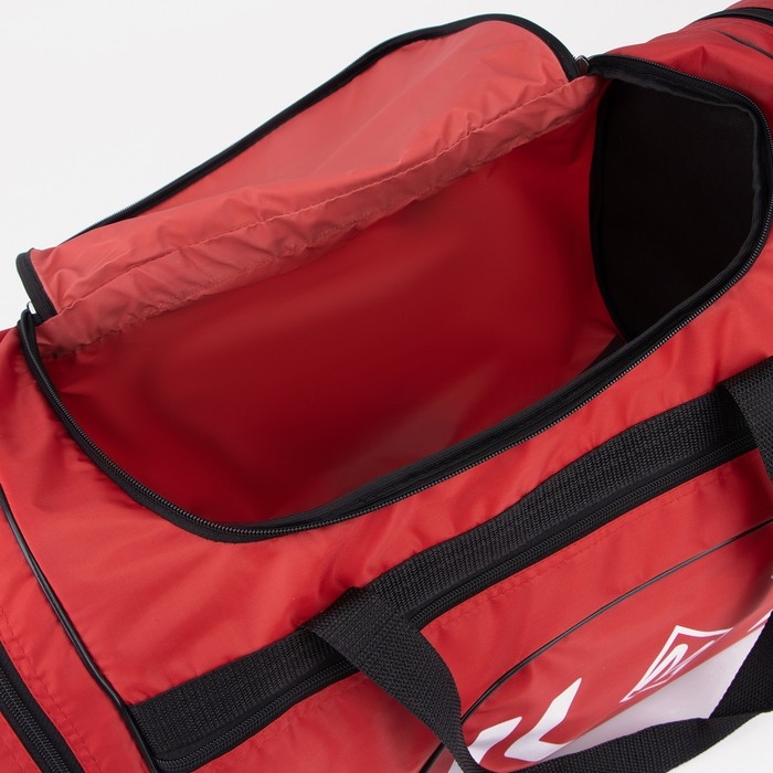 Сумка спортивная на молнии, 3 наружных кармана, длинный ремень, большой размер, цвет красный Сумка спортивная на молнии, 3 наружных кармана, длинный ремень, большой размер, цвет красный