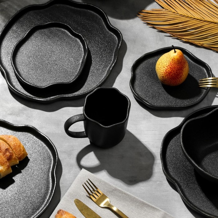 Тарелка неровный край &laquo;Чёрная&raquo;, 17 см