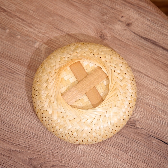 Корзинка плетёная, из бамбука 20х20х7 см