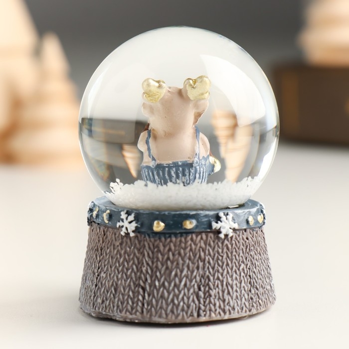 Сувенир полистоун водяной шар Сувенир полистоун водяной шар "Лосик с золотыми рожками в сине-сером" МИКС 4,5х4,5х6,2 см