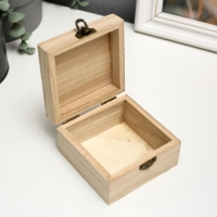 Шкатулка простая "Квадратная" 8,5х8,5х5 см Шкатулка простая "Квадратная" 8,5х8,5х5 см