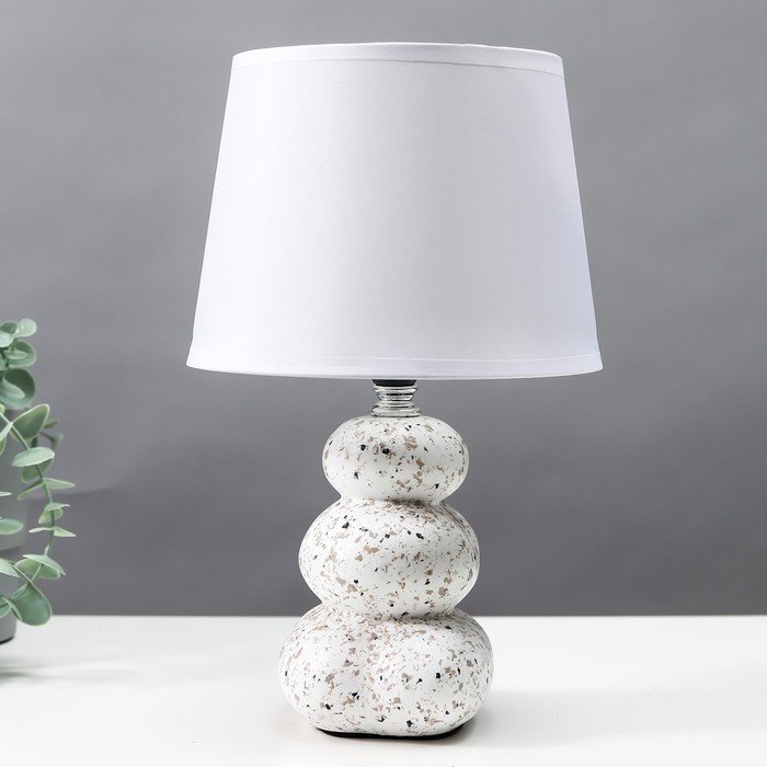 Настольная лампа 16821/1WT E14 40Вт белый h.30см RISALUX