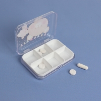 Таблетница &laquo;Милашки&raquo;, 6 секций, 9,2 см х 6,2 см х 2 см, цвет МИКС