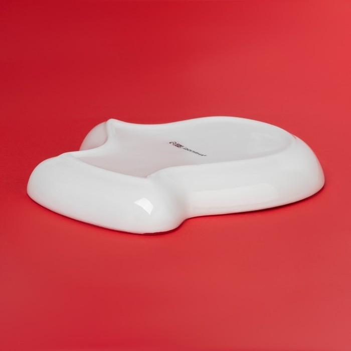 Тарелка новогодняя Доляна &laquo;Сани Деда Мороза&raquo;, керамика, 20&times;18&times;3,5 см, цвет белый