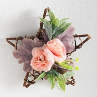 Венок на дверь интерьерный "Розы на звезде" 16 см Венок на дверь интерьерный "Розы на звезде" 16 см