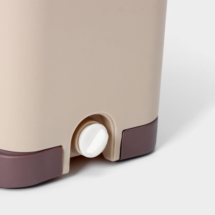 Швабра с отжимом и ведро Доляна: швабра плоская, ведро с отсеками для полоскания и отжима 8 л, запасная насадка из микрофибры, цвет МИКС Швабра с отжимом и ведро Доляна: швабра плоская, ведро с отсеками для полоскания и отжима 8 л, запасная насадка из микрофибры, цвет МИКС