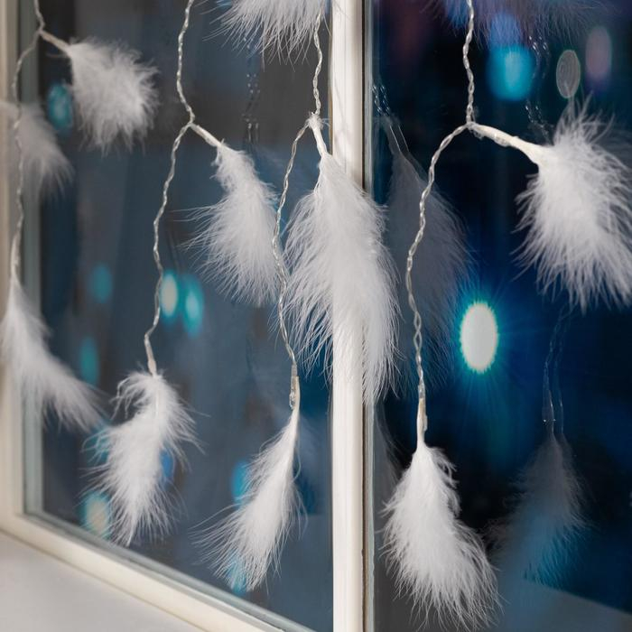 Гирлянда &laquo;Занавес&raquo; 3 &times; 1.4 м с насадками &laquo;Перья&raquo;, IP20, прозрачная нить, 80 LED, свечение мульти (RG/RB), мигание, 220 В